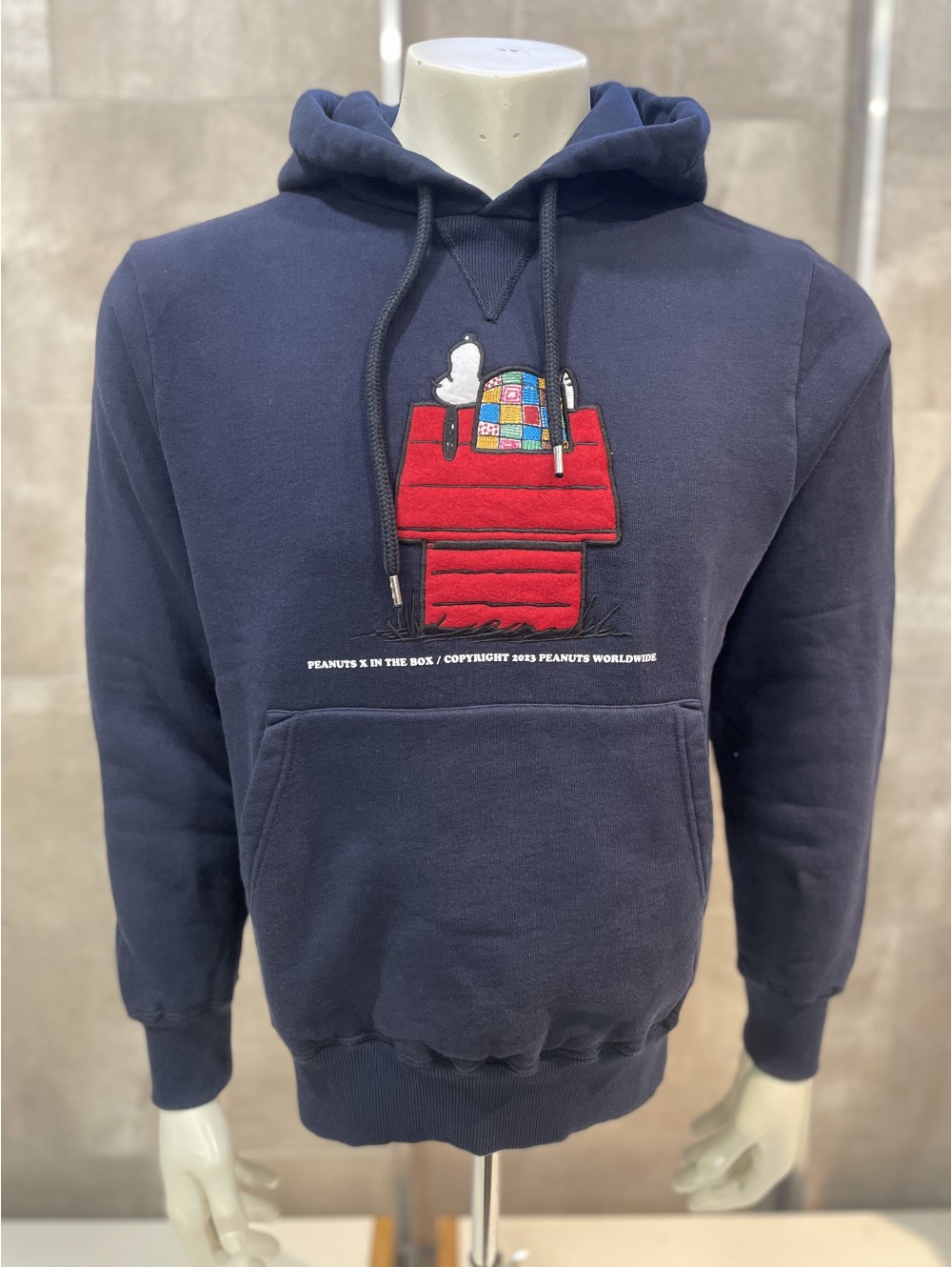 SUDADERA SNOOPY HOUSE IN THE BOX
